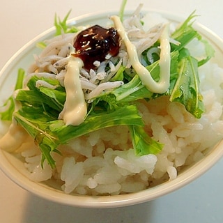 麺つゆ/マヨ/海苔佃煮で　水菜と釜揚げシラスのご飯